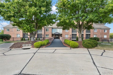 Tiny photo for 14300 Conway Meadows Court #202, Chesterfield, MO 63017 (MLS # 26046040)