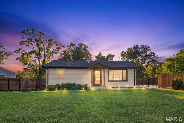 15 CASCADE DR, BELLEVILLE, IL 62223 - Image af98e2d4ecb4e5922698541b1a106dab/1485945032