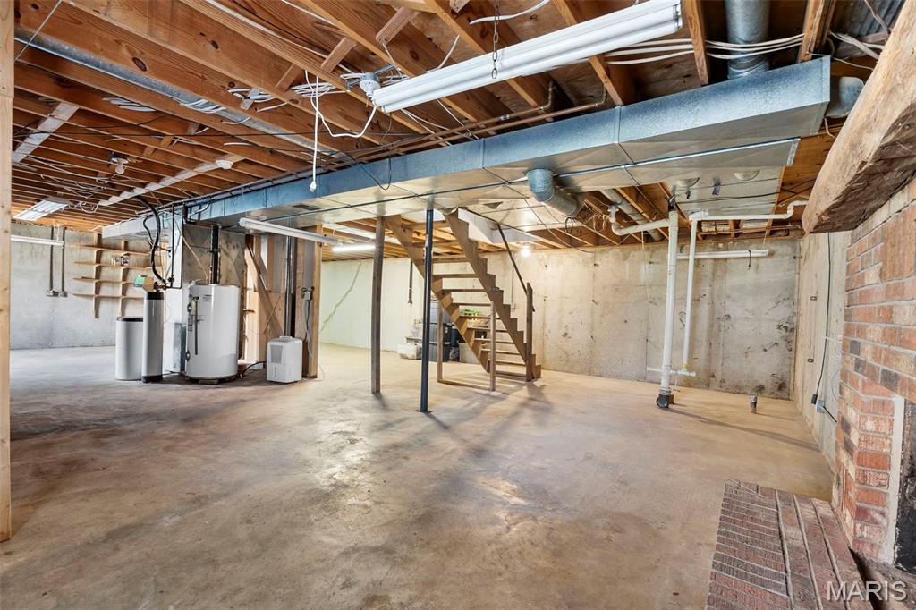 Woodland Hills Estate - Residential