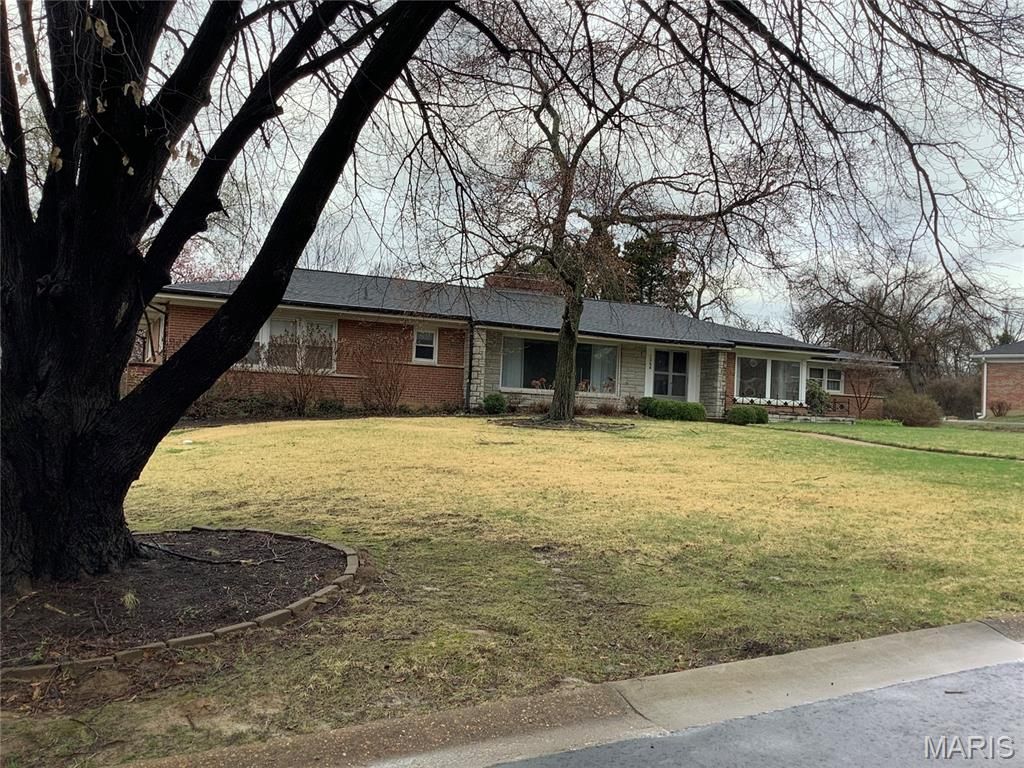 Photo of 1064 McKnight Orchard Lane, Richmond Heights, MO 63117 (MLS # 26002826)