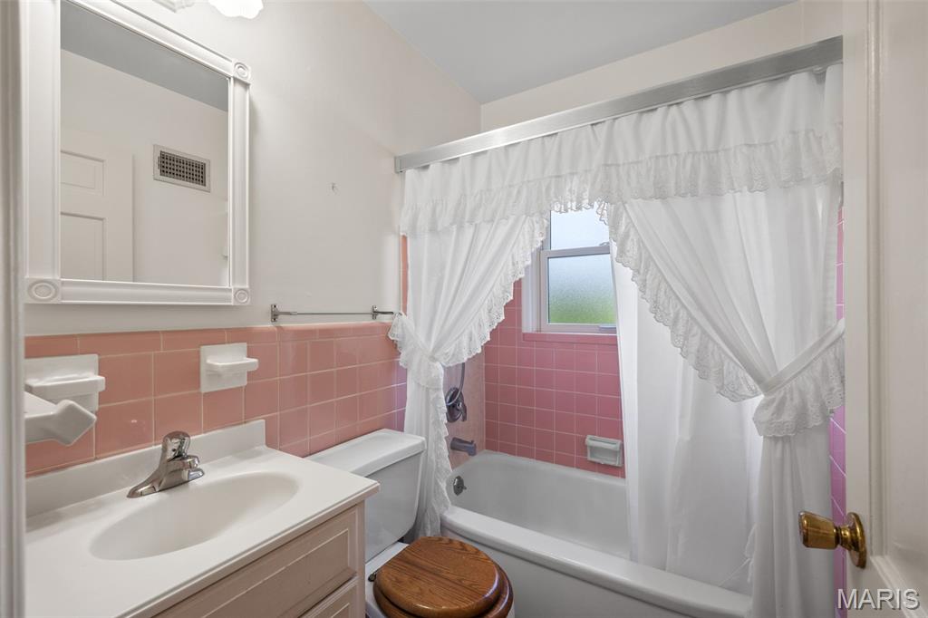 Unincorporated, Missouri 63123, United States, 2 Bedrooms Bedrooms, ,1 BathroomBathrooms,Residential,Pending,210474