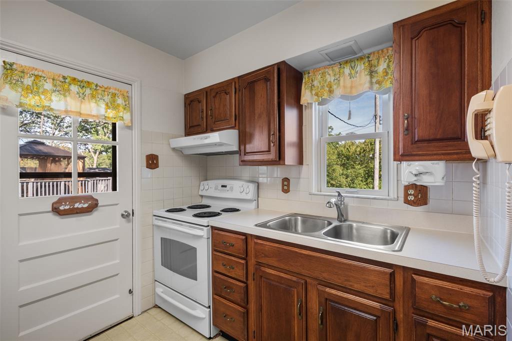 Unincorporated, Missouri 63123, United States, 2 Bedrooms Bedrooms, ,1 BathroomBathrooms,Residential,Pending,210474