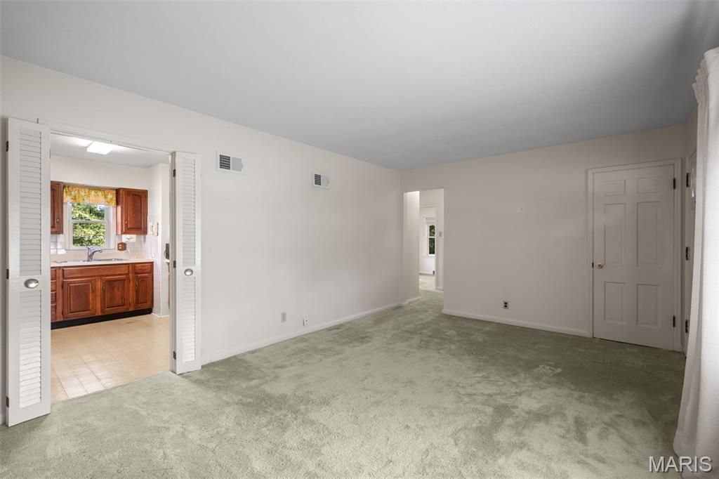 Unincorporated, Missouri 63123, United States, 2 Bedrooms Bedrooms, ,1 BathroomBathrooms,Residential,Pending,210474