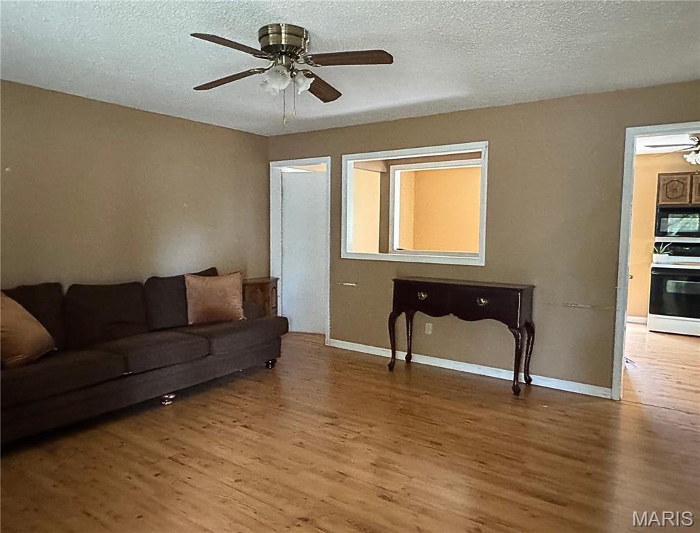 St Peters, Missouri 63376, United States, 3 Bedrooms Bedrooms, ,2 BathroomsBathrooms,Residential,Pending,234397