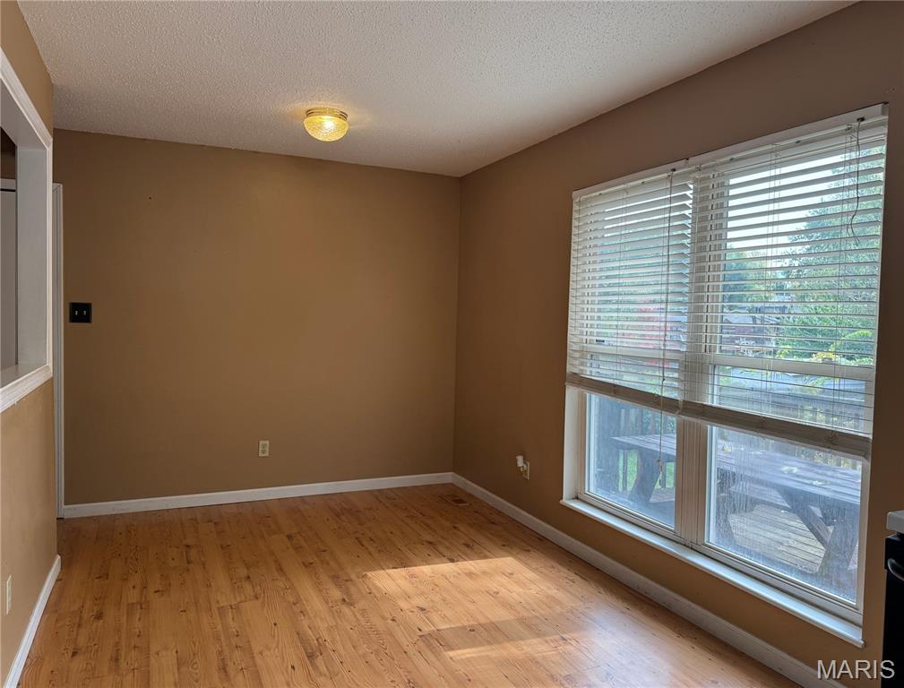 St Peters, Missouri 63376, United States, 3 Bedrooms Bedrooms, ,2 BathroomsBathrooms,Residential,Pending,234397