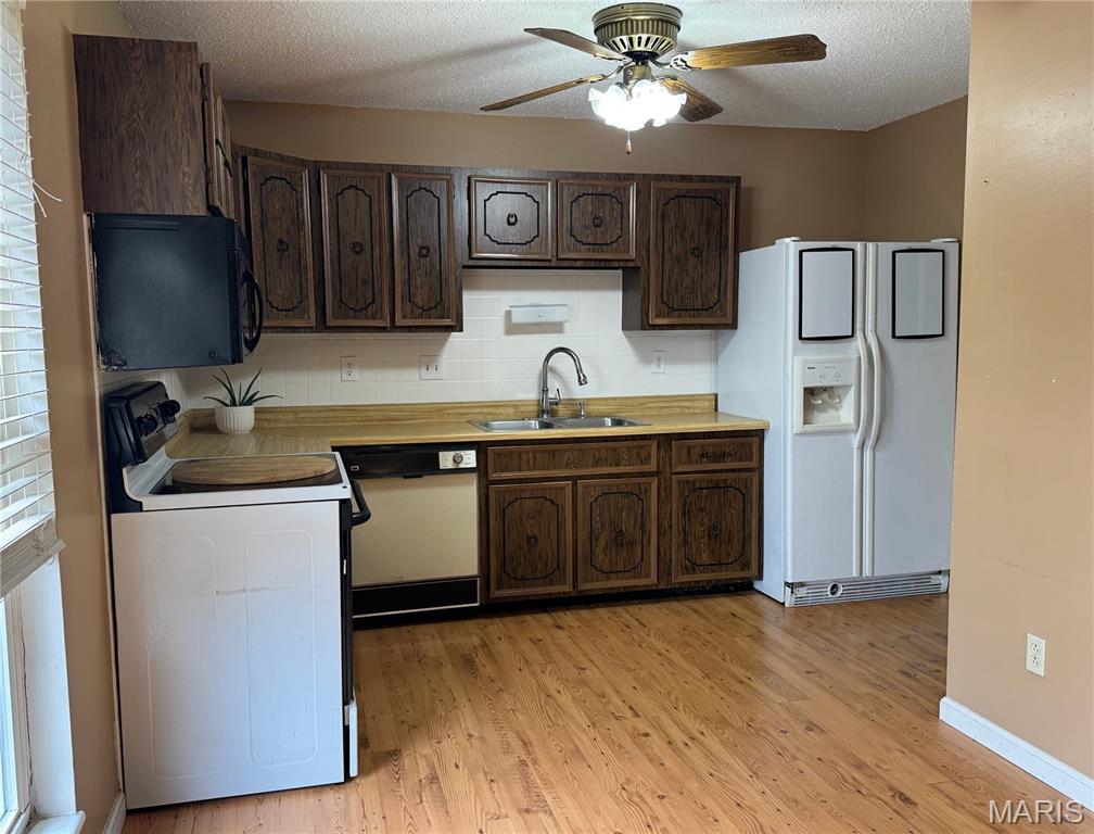 St Peters, Missouri 63376, United States, 3 Bedrooms Bedrooms, ,2 BathroomsBathrooms,Residential,Pending,234397