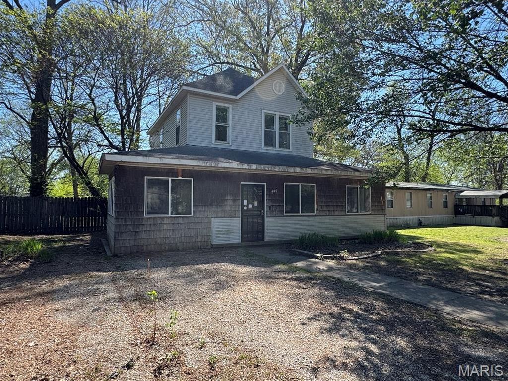 Photo of 400 N Oak Street, Campbell, MO 63933 (MLS # 26021388)
