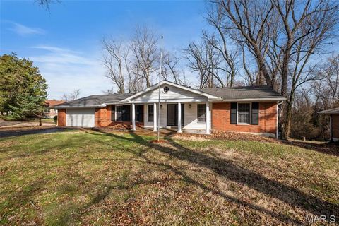 27 Nob Hill Drive Hazelwood MO 63138