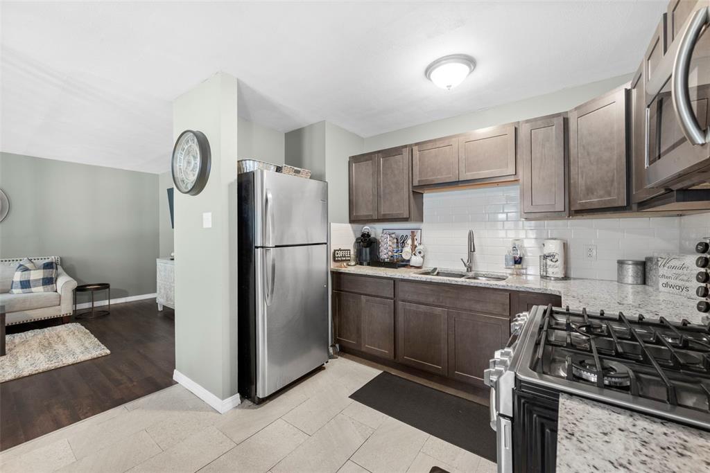 St Charles, Missouri 63303, United States, 3 Bedrooms Bedrooms, ,2 BathroomsBathrooms,Residential,Pending,132103