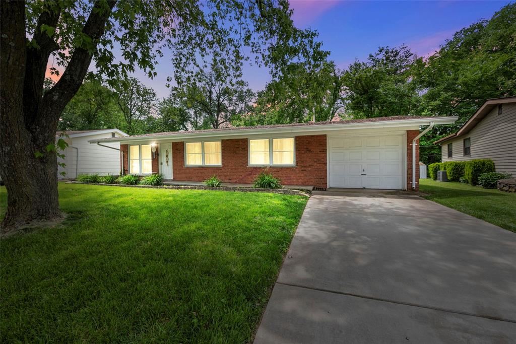 St Charles, Missouri 63303, United States, 3 Bedrooms Bedrooms, ,2 BathroomsBathrooms,Residential,Pending,132103