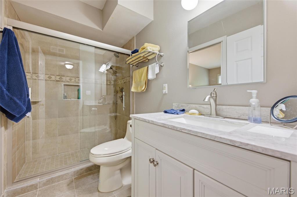 Sun Valley Condo Ph I - Residential