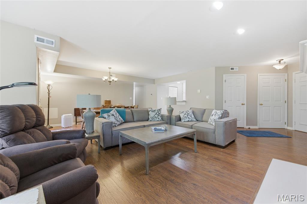 Sun Valley Condo Ph I - Residential