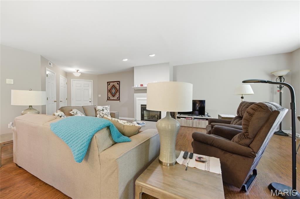 Sun Valley Condo Ph I - Residential