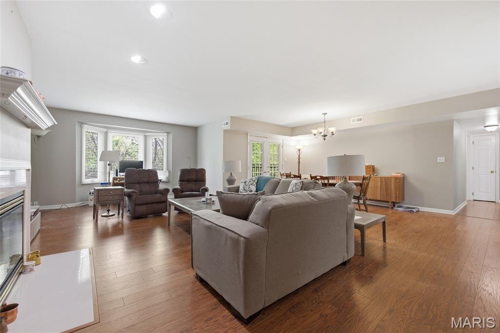 Sun Valley Condo Ph I - Residential