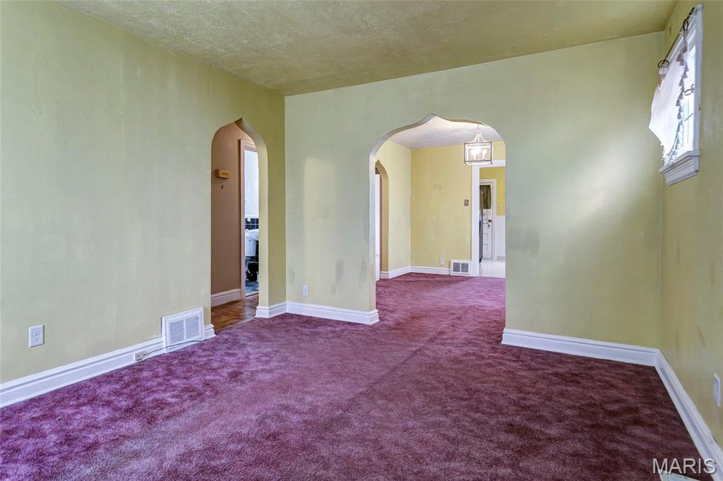 7039 Plymouth Avenue