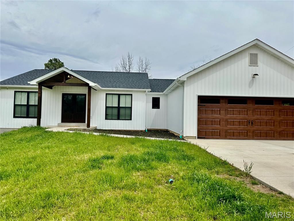 Photo of 107 Poplar Street, De Soto, MO 63020 (MLS # 26019833)