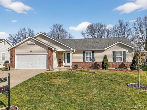 Photo of 35 Swaying Pine Lane, Winfield, MO 63389 (MLS # 26015760)