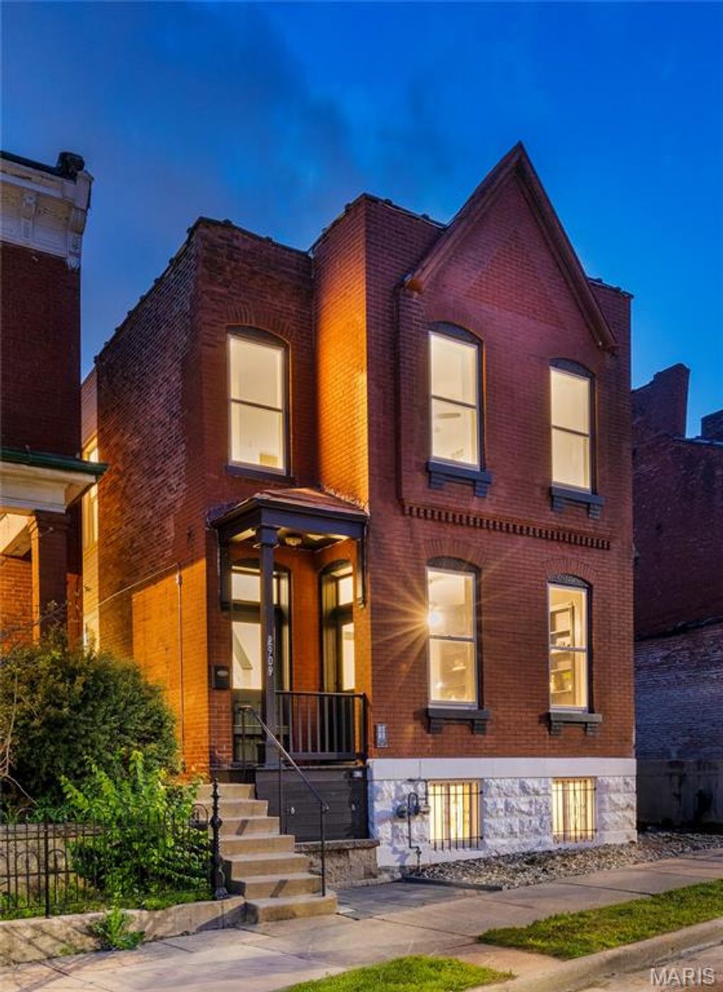 Photo of 2909 McNair Avenue, St Louis, MO 63118 (MLS # 26028491)