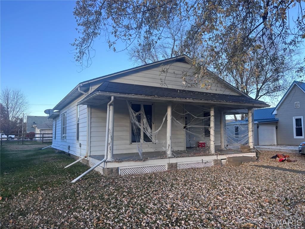 Photo of 715 W Centennial Avenue, Bowling Green, MO 63334 (MLS # 25077298)