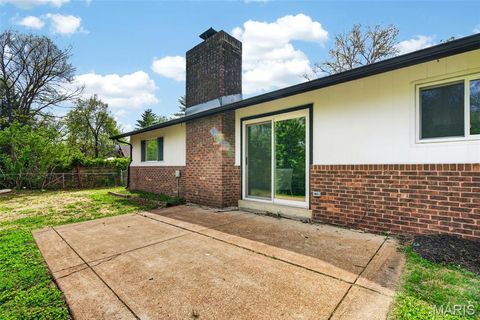 Tiny photo for 117 Old Oaks Drive, Ballwin, MO 63011 (MLS # 26019970)