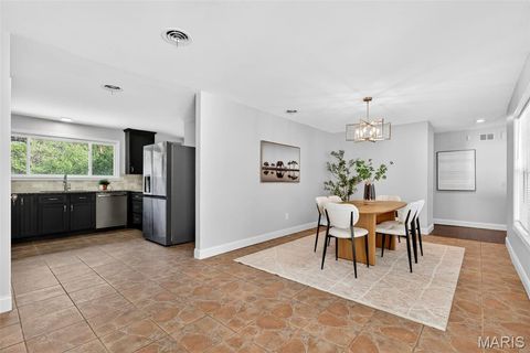 Tiny photo for 117 Old Oaks Drive, Ballwin, MO 63011 (MLS # 26019970)