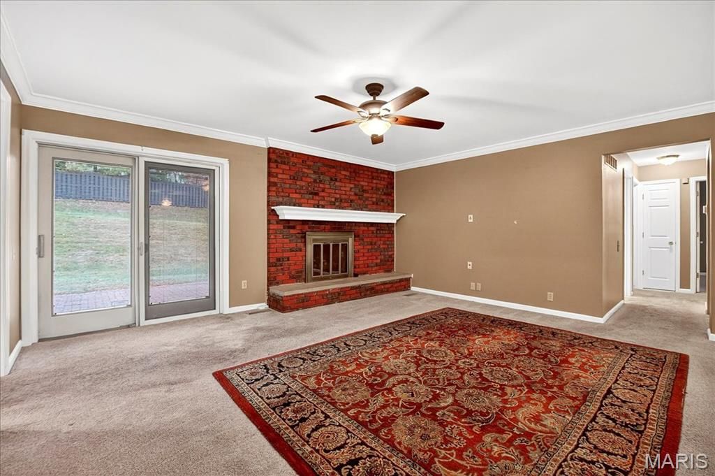 Photo of 10 Glen Cove Drive, Chesterfield, MO 63017 (MLS # 25072729)