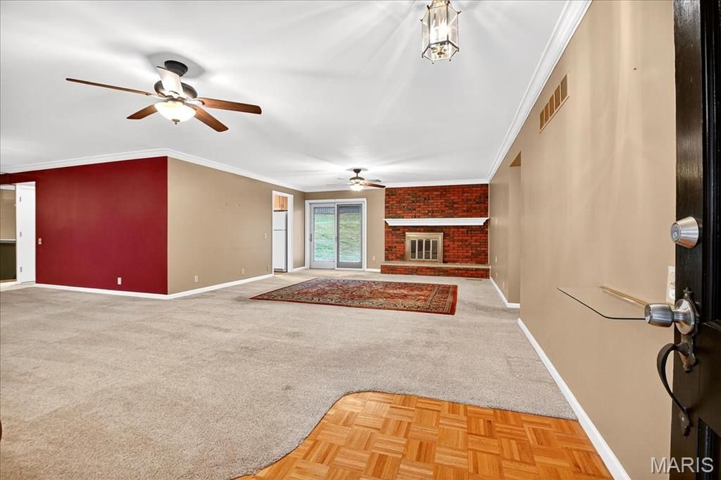 Photo of 10 Glen Cove Drive, Chesterfield, MO 63017 (MLS # 25072729)