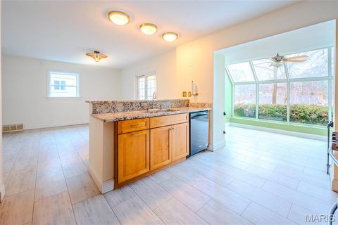 Tiny photo for 452 Iris Lane, Kirkwood, MO 63122 (MLS # 26001433)