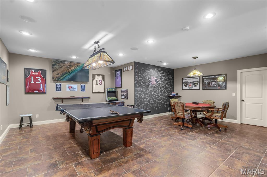 Windwood Lake Estate - Residential