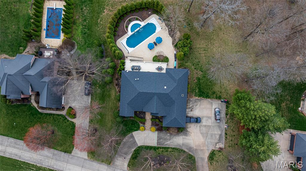 Windwood Lake Estate - Residential