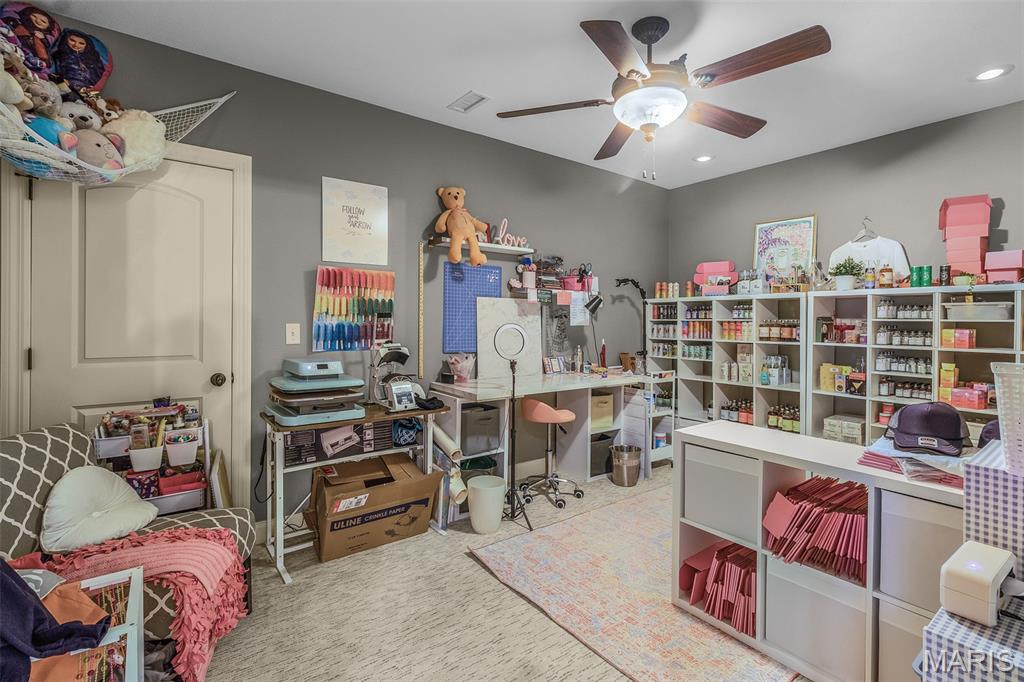 Windwood Lake Estate - Residential