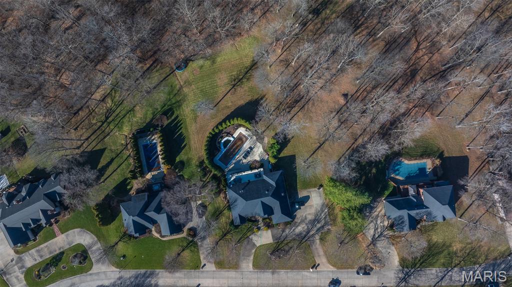 Windwood Lake Estate - Residential