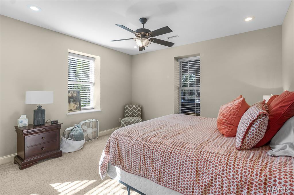 Windwood Lake Estate - Residential