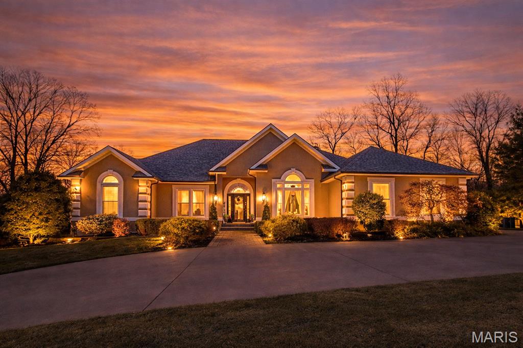 Windwood Lake Estate - Residential