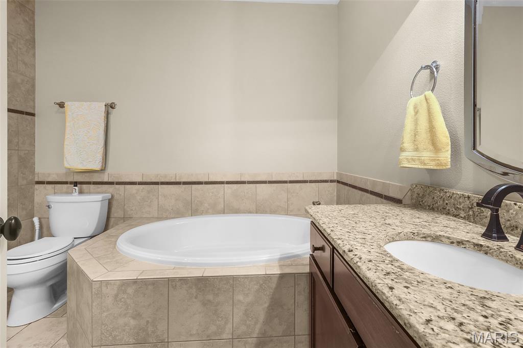 Windwood Lake Estate - Residential