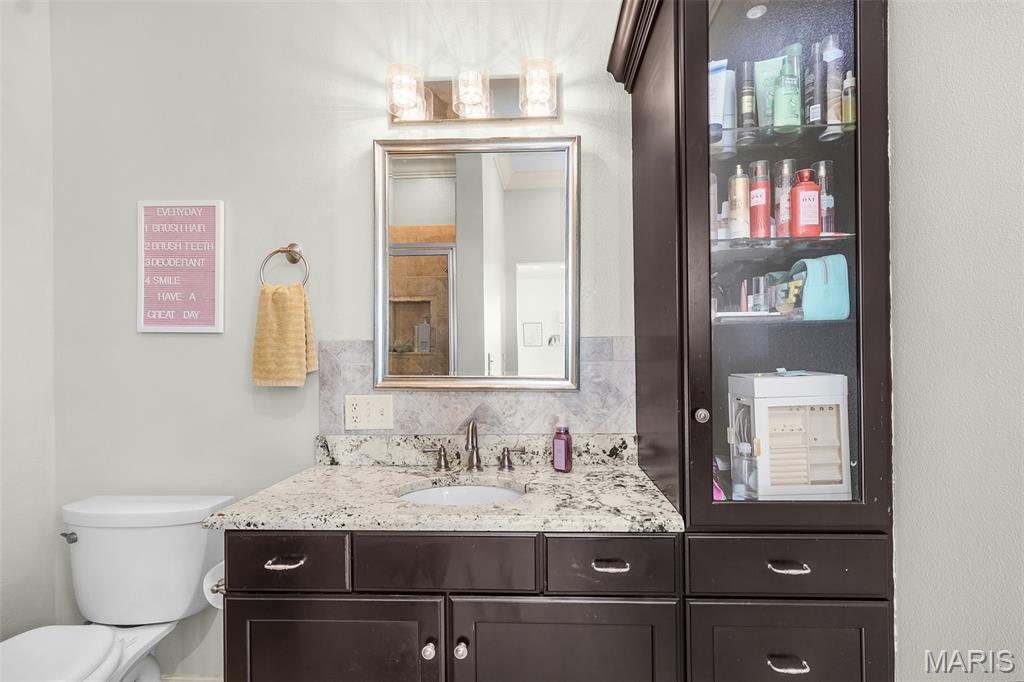 Windwood Lake Estate - Residential