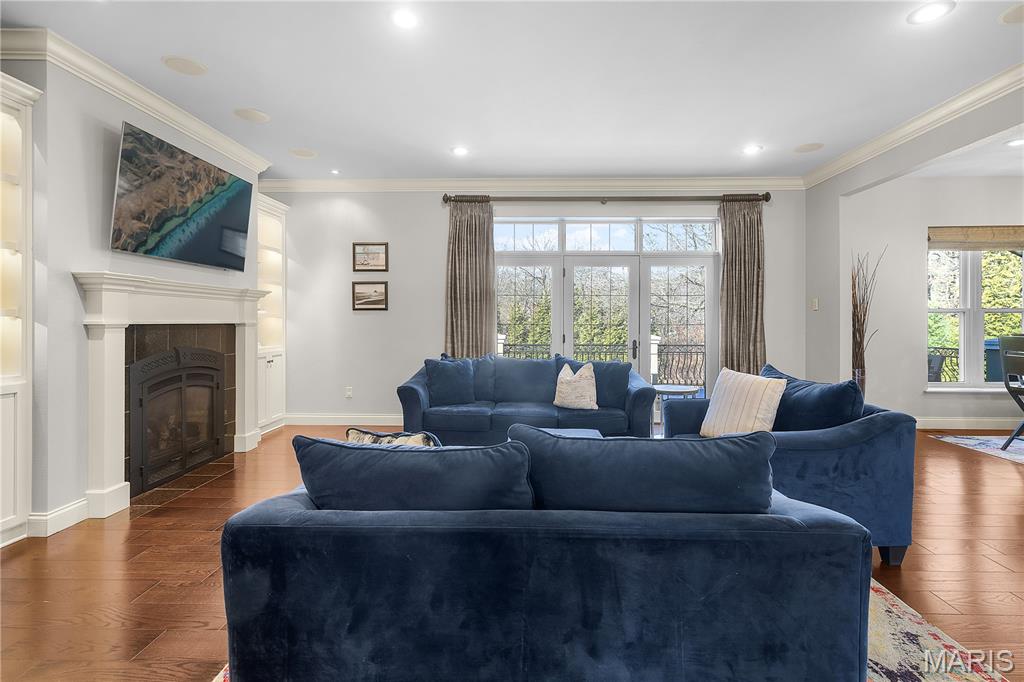 Windwood Lake Estate - Residential