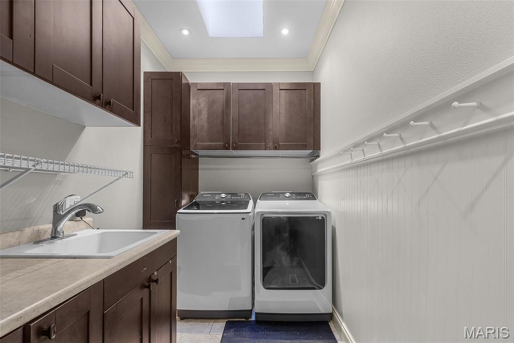 Windwood Lake Estate - Residential