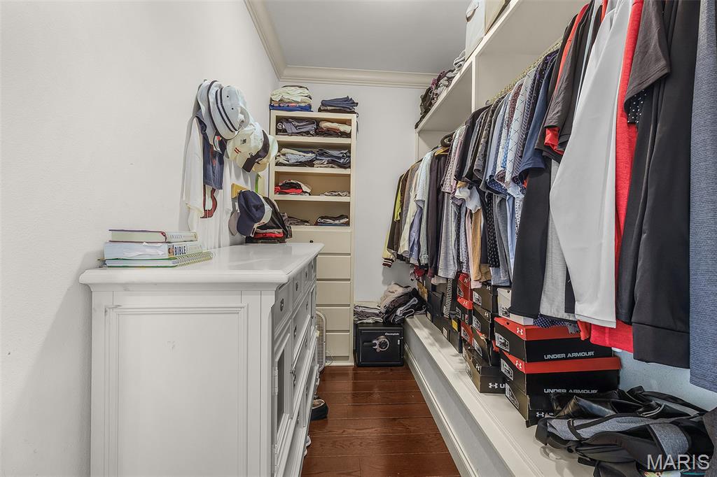 Windwood Lake Estate - Residential