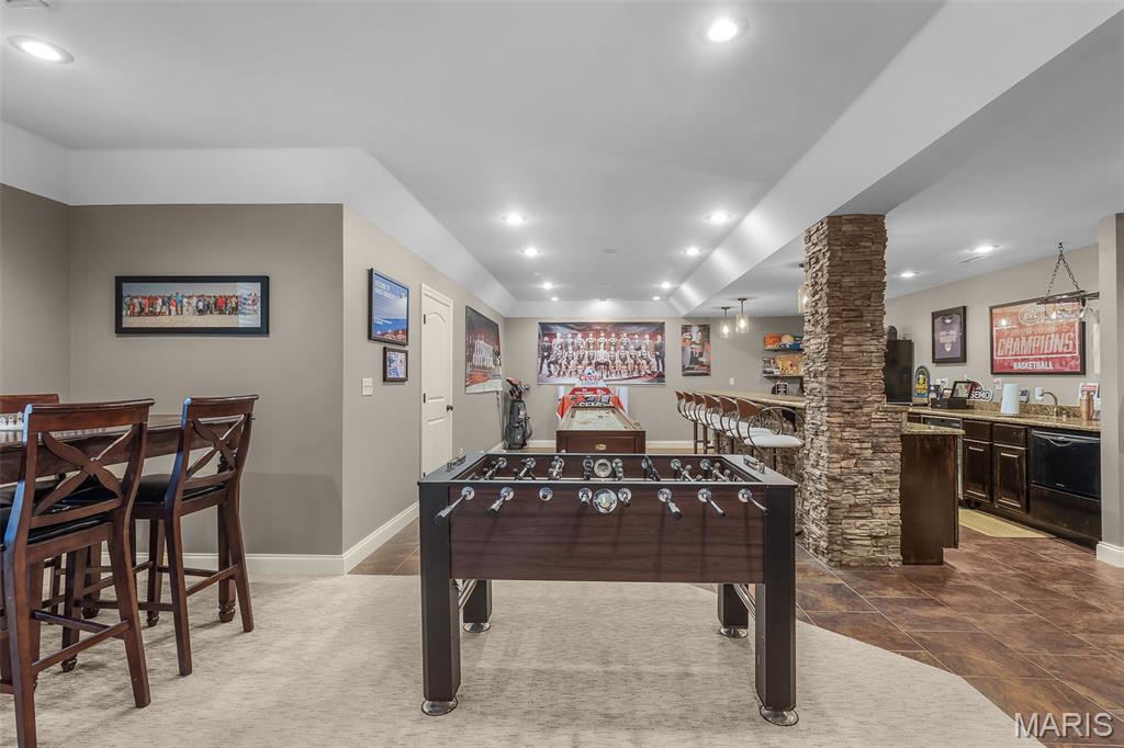 Windwood Lake Estate - Residential