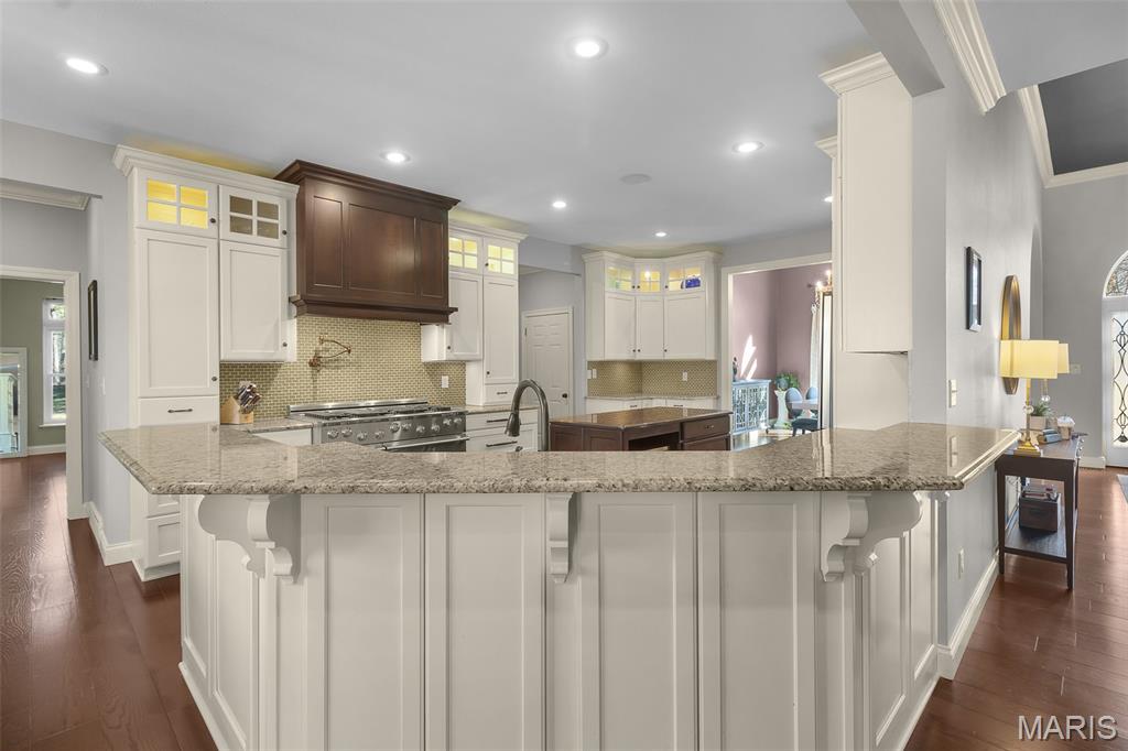 Windwood Lake Estate - Residential