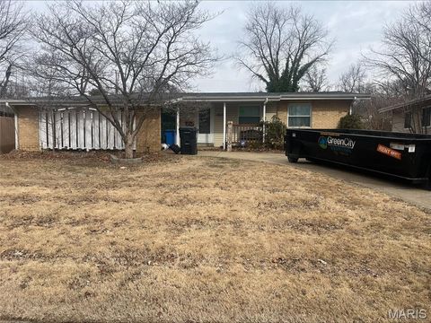 1065 Cheyenne Drive Florissant MO 63033