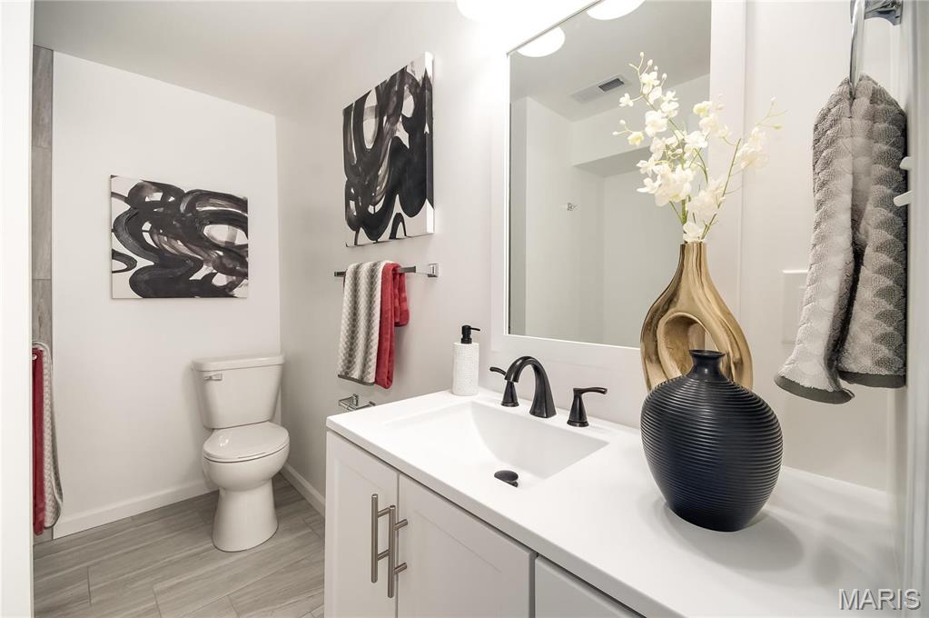 St Louis, Missouri 63139, United States, 2 Bedrooms Bedrooms, ,2 BathroomsBathrooms,Residential,Active,79771