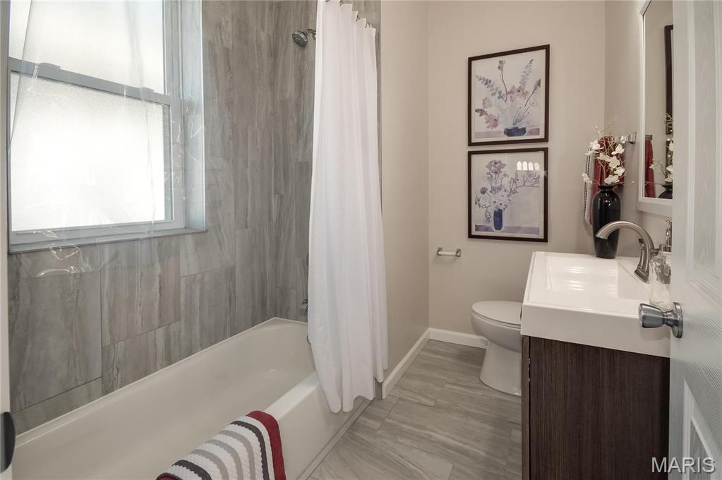 St Louis, Missouri 63139, United States, 2 Bedrooms Bedrooms, ,2 BathroomsBathrooms,Residential,Active,79771