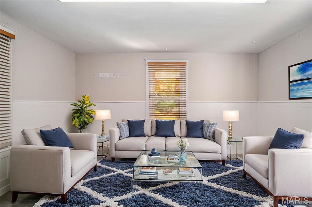 343 W Woodbine Avenue