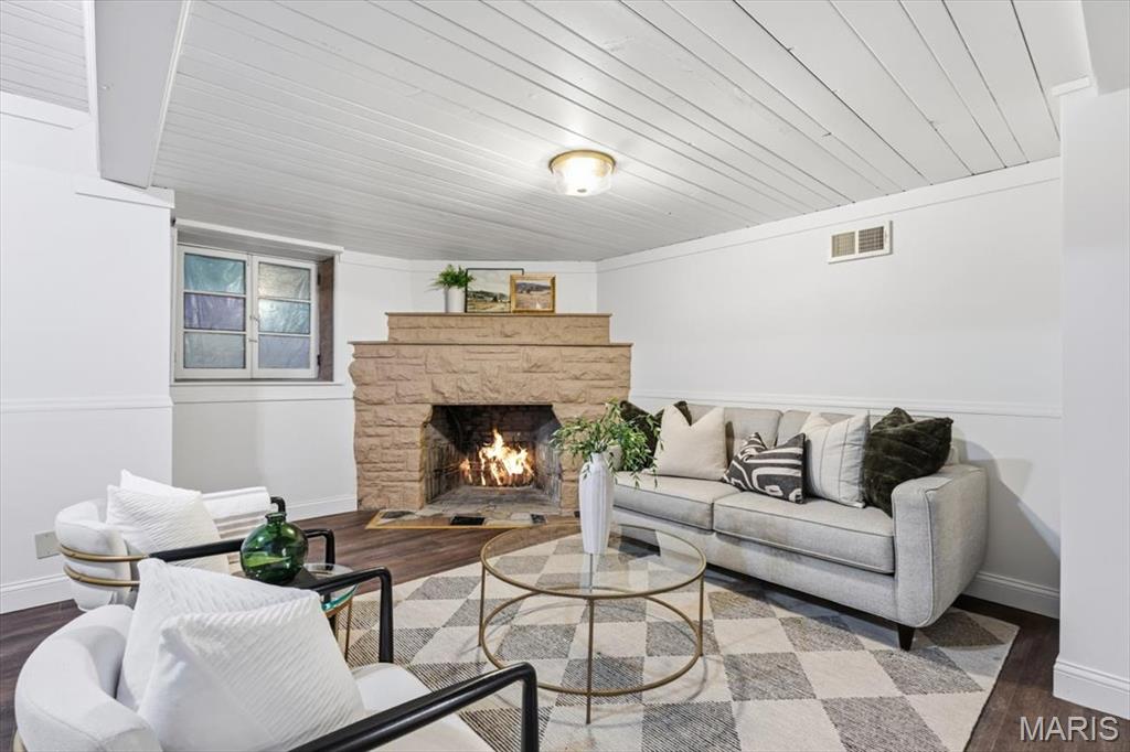 Davis Place - Residential