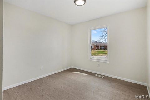 Tiny photo for 5853 Hunterbrook Court, St Louis, MO 63129 (MLS # 26013870)