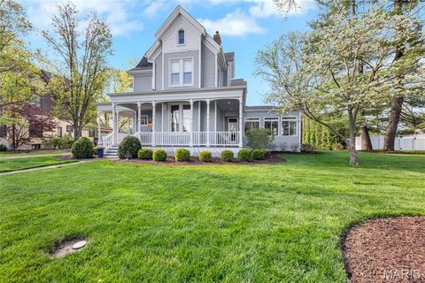Photo of 226 E East Jefferson Avenue, Kirkwood, MO 63122 (MLS # 26016513)