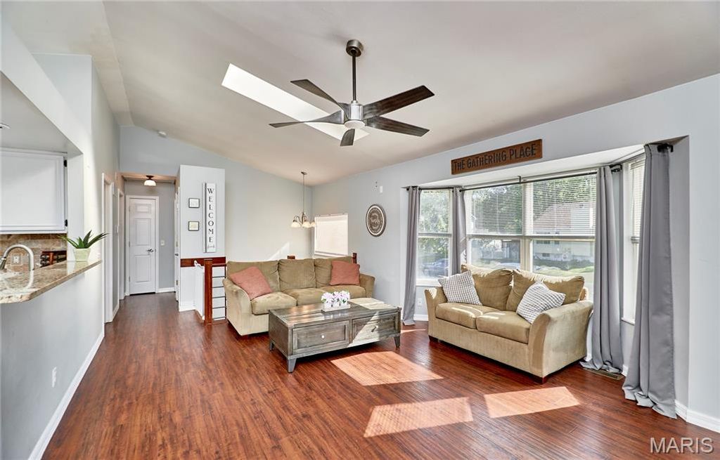 Photo of 34 Aspen Pointe Drive, St Peters, MO 63376 (MLS # 25073166)