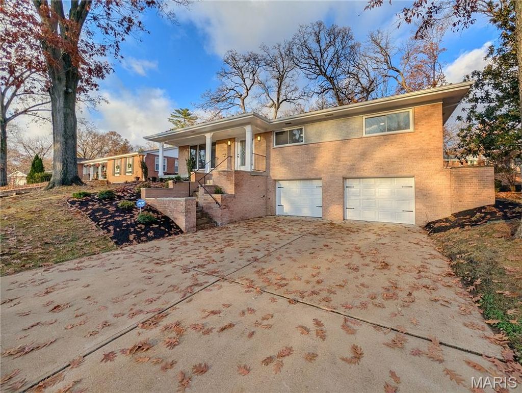 Photo of 7639 Capilia Drive, Crestwood, MO 63123 (MLS # 25078793)